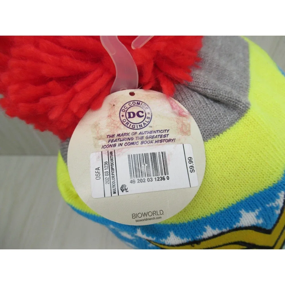 Womder Woman Girls Youth one size winter knit beanie hat cap off red blue